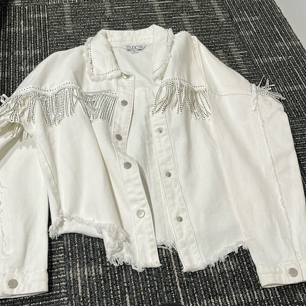 Very cute and fun Francesca’s jacket